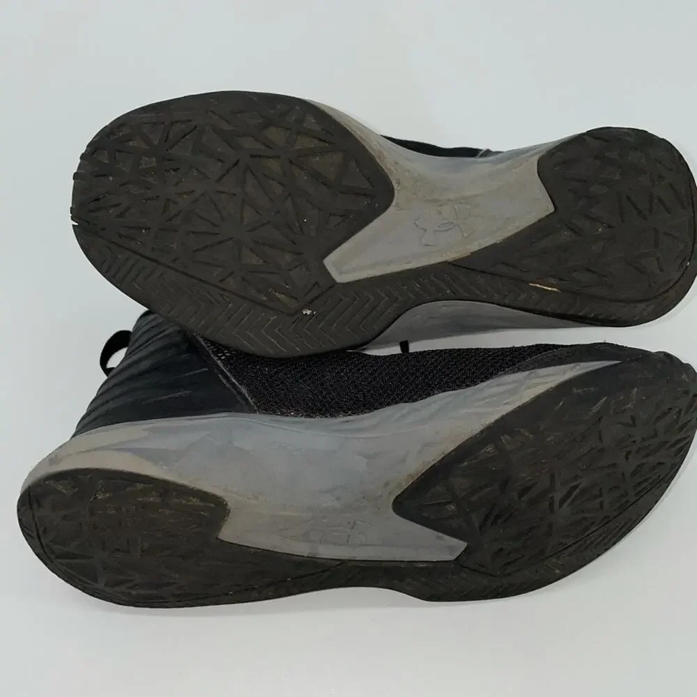Under Armour‎ High Top Sneaker Black Grey Youth 5 Lace Up Basketball Shoe